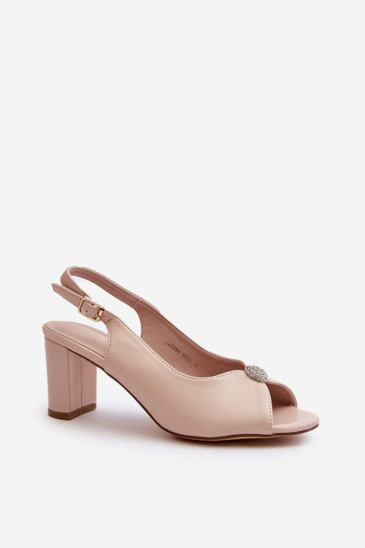 Sandále Trasea v elegantnom štýle s podpätkami s ornamentami Sandále Trasea v elegantnom štýle s podpätkami s ornamentami