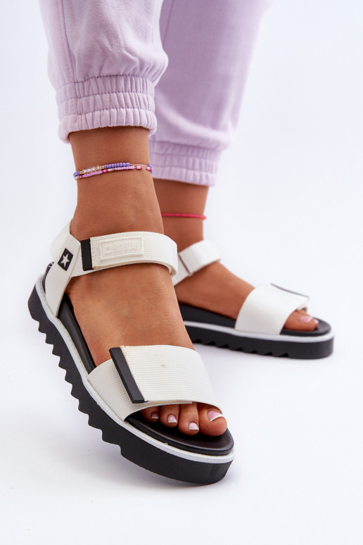 Dámske sandále s platformou Big Star NN274777 bielej farby