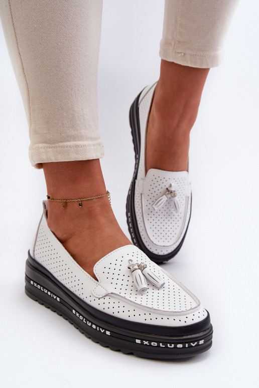 Dámske mokasíny s pozlátenou podrážkou v bielej farbe Assetnima