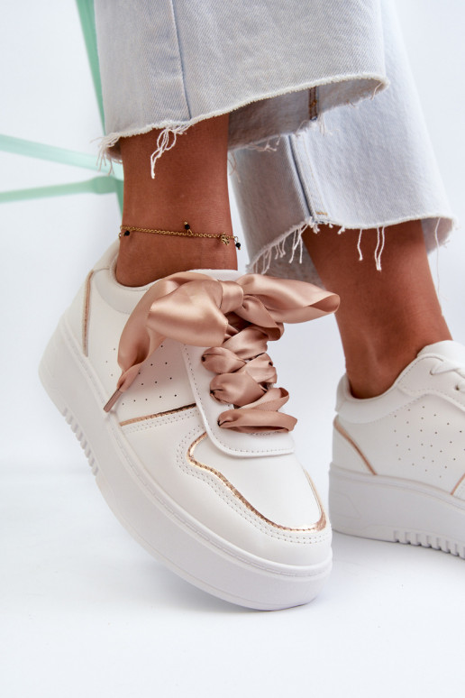 Tenisky model topánok s platformou v bielej farbe Tessama Tenisky model topánok s platformou v bielej farbe Tessama