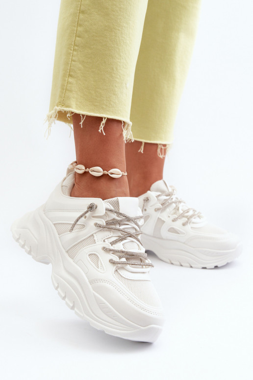 Tenisky model topánok s módnou masívnou podrážkou v bielej farbe Relissa
