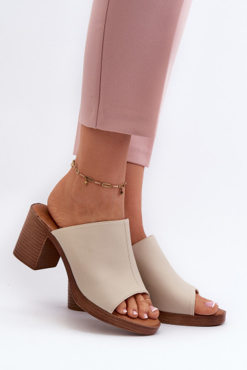 Elegantný štýl Dámske papuče na podpätku béžovej farby Varnila 2