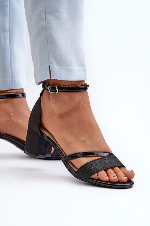 Lesklé sandále na nízkom podpätku čiernej farby Ploemis Lesklé sandále na nízkom podpätku čiernej farby Ploemis