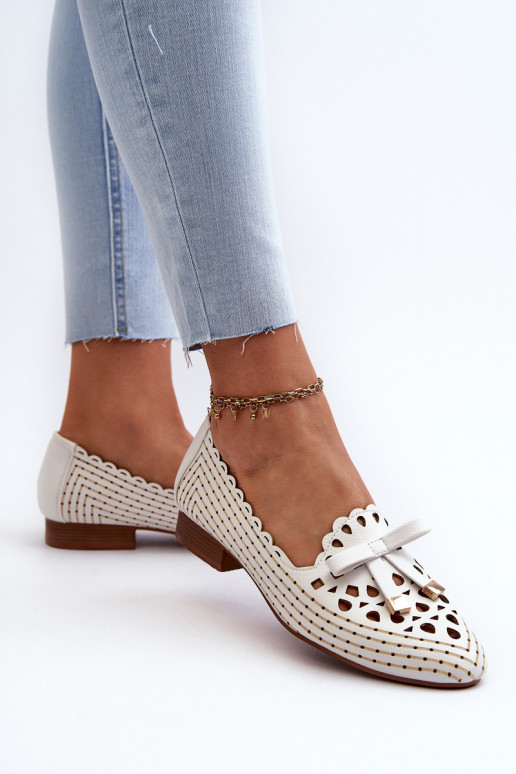 Prelamované balerínky so stuhami v bielej farbe Unstable