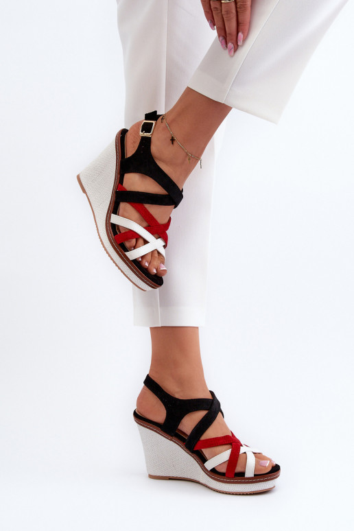 Sandále na platforme s remienkami v čiernej farbe Ellen