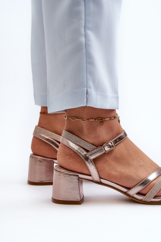 Dámske sandále na nízkom podpätku vyrobené z ekokože Sergio Leone SK046 farby ružového zlata Dámske sandále na nízkom podpätku vyrobené z ekokože Sergio Leone SK046 farby ružového zlata