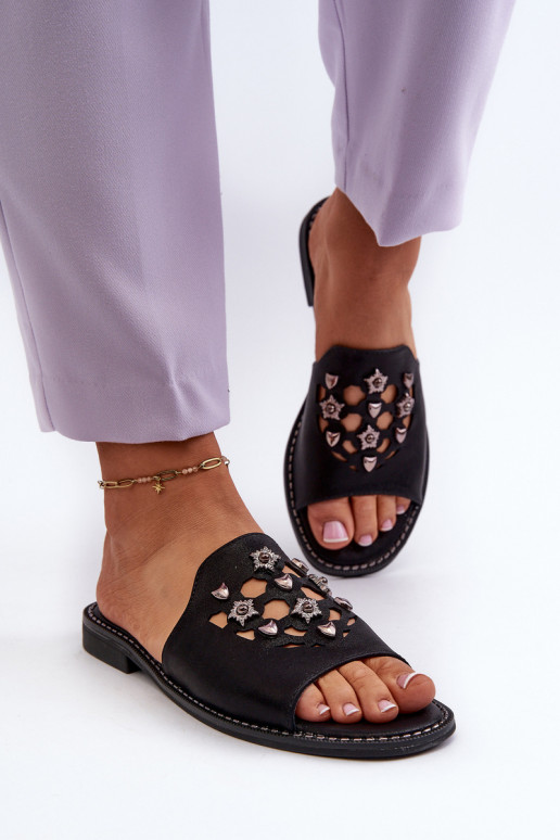 s leskom Dámske sandále s krásnymi detailmi S.Barski KV27-063 čiernej farby s leskom Dámske sandále s krásnymi detailmi S.Barski KV27-063 čiernej farby