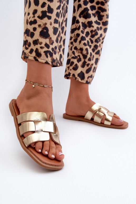 Dámske šľapky s plochou podrážkou vyrobené z ekokože zlatej farby Risamay Dámske šľapky s plochou podrážkou vyrobené z ekokože zlatej farby Risamay