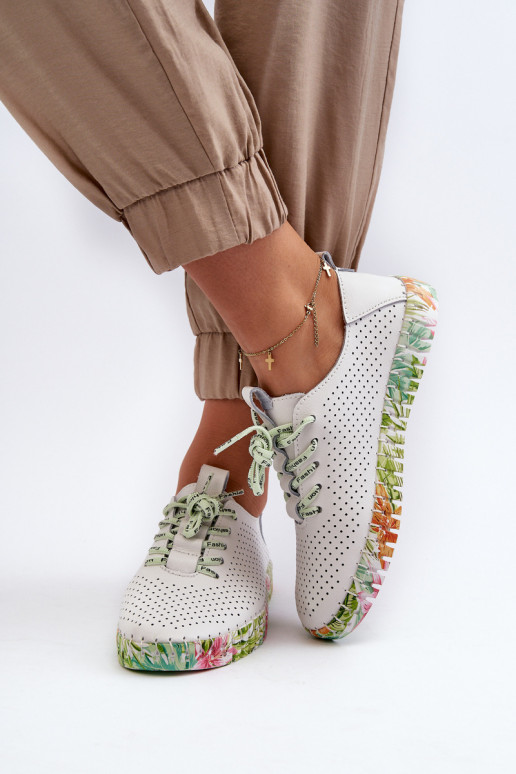 Topánky Sznurowe v bielej farbe Farnalea