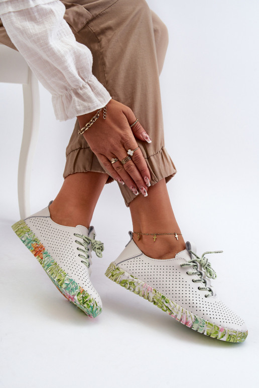 Topánky Sznurowe v bielej farbe Farnalea