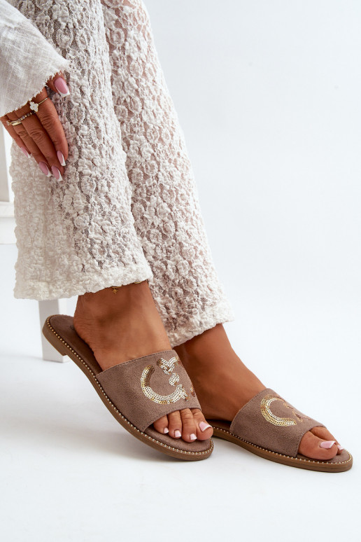 Dámske ploché papuče s lesklými šupinami S.Barski KV27-052 hnedá farba Dámske ploché papuče s lesklými šupinami S.Barski KV27-052 hnedá farba