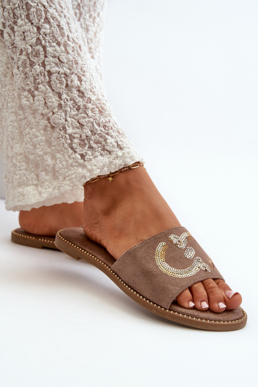 Dámske ploché papuče s lesklými šupinami S.Barski KV27-052 hnedá farba Dámske ploché papuče s lesklými šupinami S.Barski KV27-052 hnedá farba