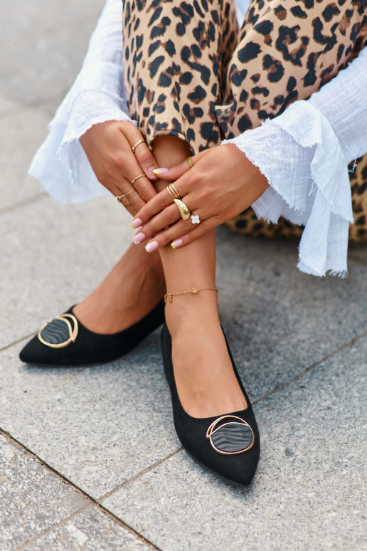 Topánky na nízkom podpätku Z vyrobené z eko-semišu S.Barski KV27-037 čiernej farby Topánky na nízkom podpätku Z vyrobené z eko-semišu S.Barski KV27-037 čiernej farby