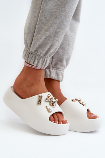 Dámske papuče Lengva Ľahké papuče s krásnymi detailmi v bielej farbe Orchia