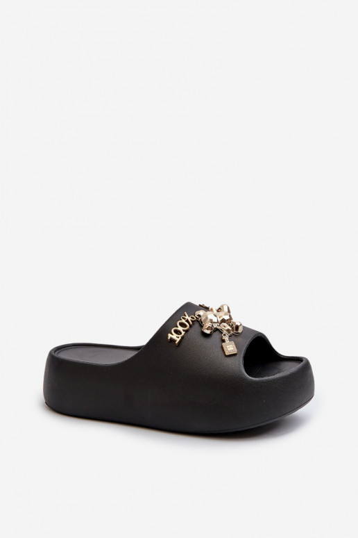 Dámske papuče Lengwa Ľahké papuče s krásnymi detailmi v čiernej farbe Orchia