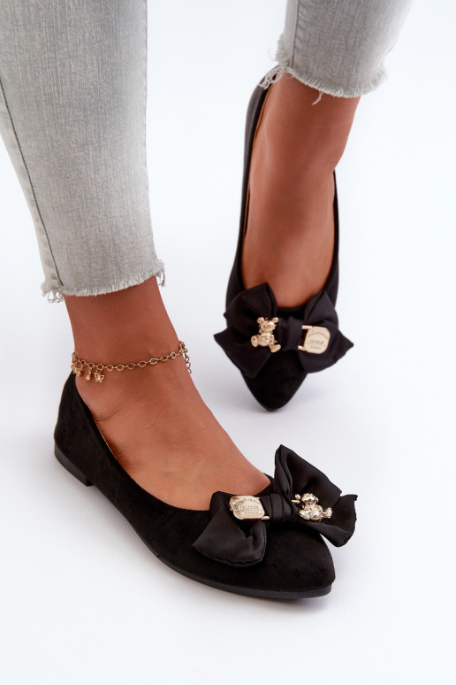 Dámske eko semišové balerínky so stuhami I Broszka čiernej farby Satris