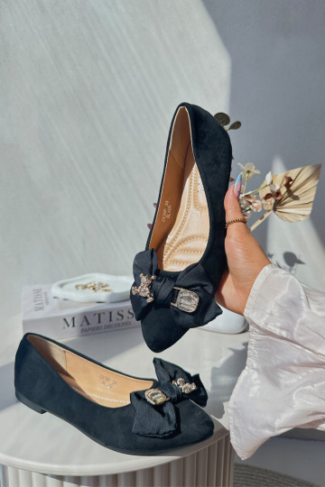 Dámske eko semišové balerínky so stuhami I Broszka čiernej farby Satris 2