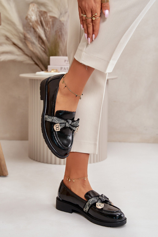 s lakovým efektom Dámske Mokasíny so stuhami S.Barski HY42-331A čierna s lakovým efektom Dámske Mokasíny so stuhami S.Barski HY42-331A čierna