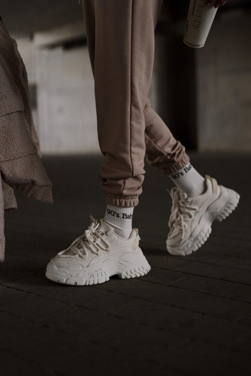 Tenisky model topánok Dámske s módnou masívnou podrážkou vo farbe ivory Nevela Tenisky model topánok Dámske s módnou masívnou podrážkou vo farbe ivory Nevela