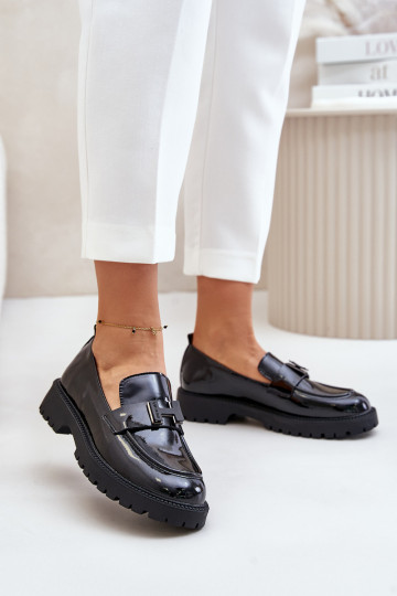 dámske mokasíny s lakovým efektom Vinceza 62187 čierna