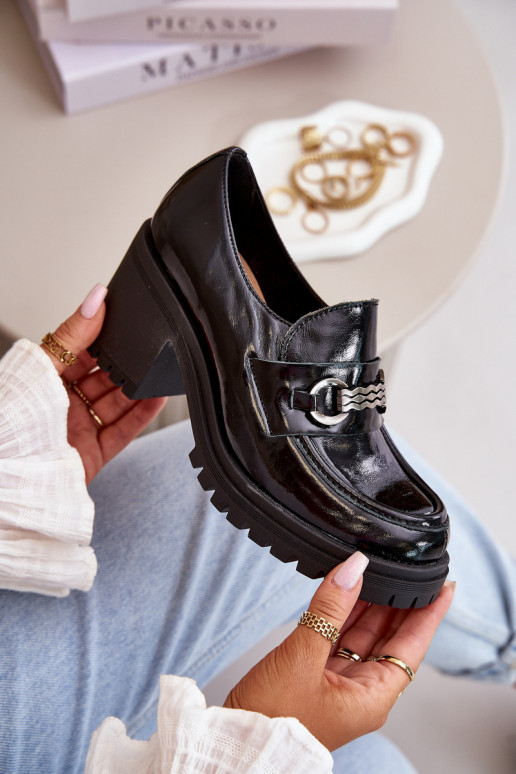 Dámske lakované topánky na podpätku v... Dámske lakované topánky na podpätku v...