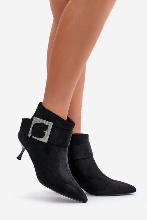 Dámske čižmy s tenkými podpätkami ozdobiť s prackami čierna Nirilis Dámske čižmy s tenkými podpätkami ozdobiť s prackami čierna Nirilis