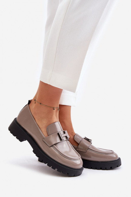 Dámske lakované mokasíny Vinceza sivé Dámske lakované mokasíny Vinceza sivé