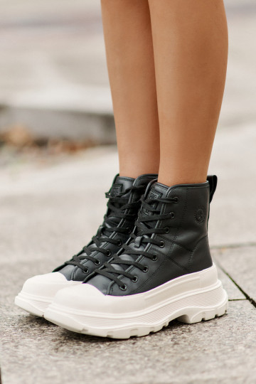 Kožené zahriať sa bežná obuv s platformou Big Star OO274A599 čierna 2