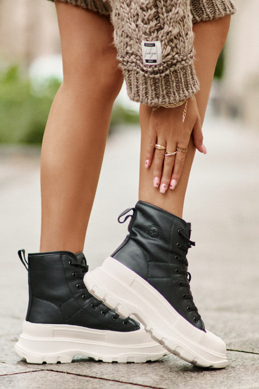 Kožené zahriať sa bežná obuv s platformou Big Star OO274A599 čierna