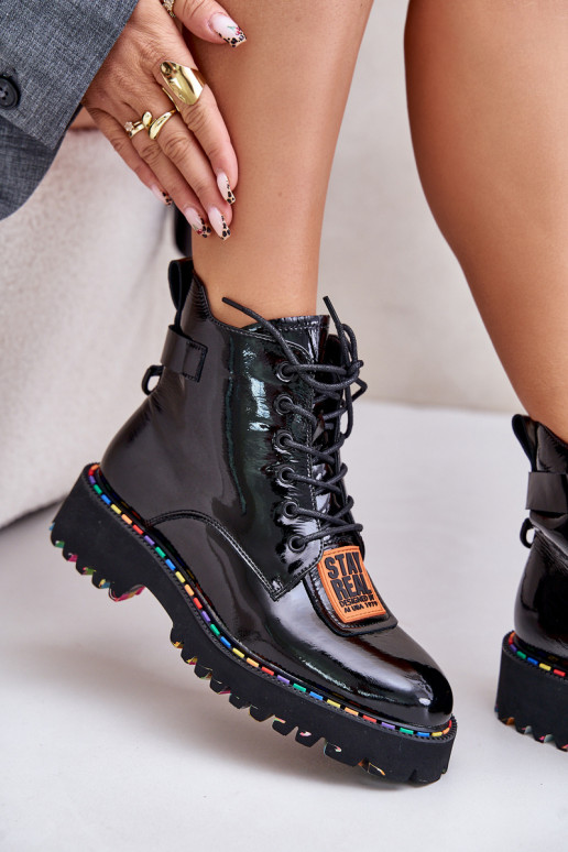 Lakované čižmy v čiernej farbe,... Lakované čižmy v čiernej farbe,...