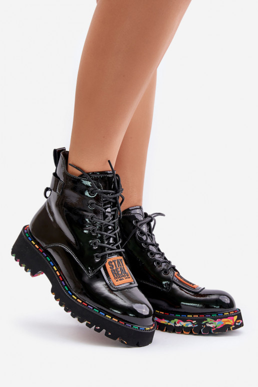 Lakované čižmy v čiernej farbe,... Lakované čižmy v čiernej farbe,...