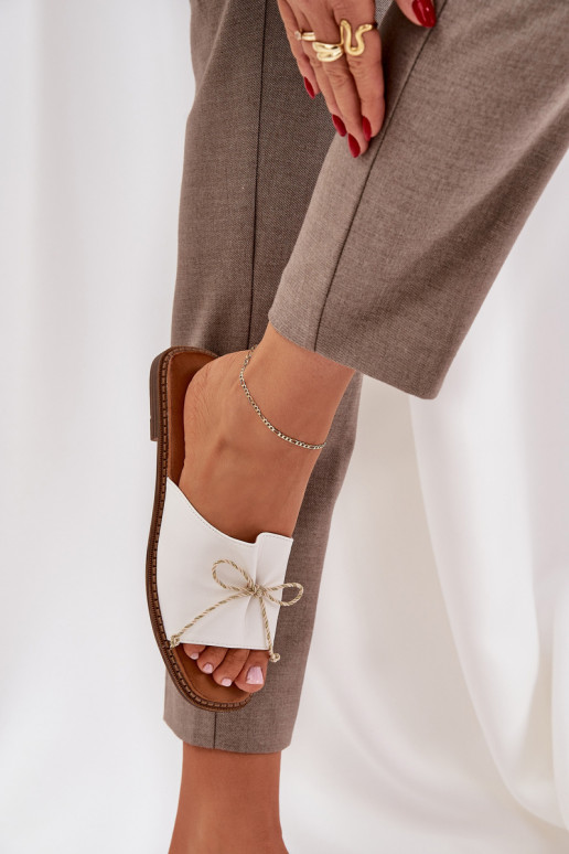 Papuče Zapnuté rovnej podrážke ozdobiť Kokardką biela farba Deonelis Papuče Zapnuté rovnej podrážke ozdobiť Kokardką biela farba Deonelis