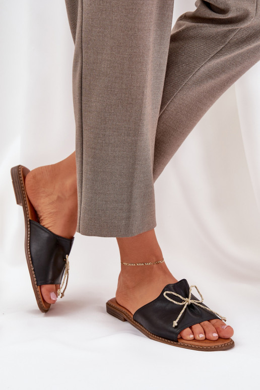 Papuče Zapnuté rovnej podrážke ozdobiť Kokardką čierna Deonelis Papuče Zapnuté rovnej podrážke ozdobiť Kokardką čierna Deonelis