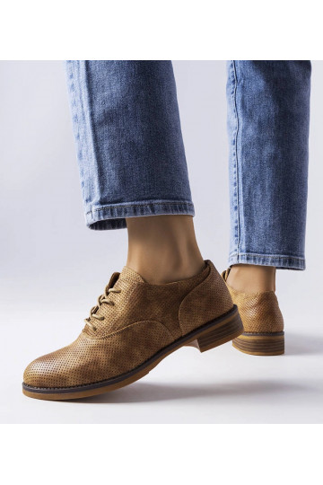 Hnedé perforované topánky... 2