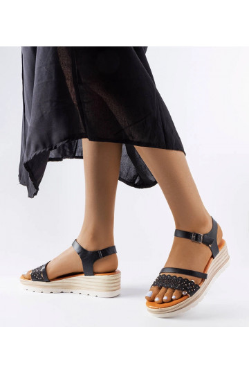 Čierne klinové sandále...