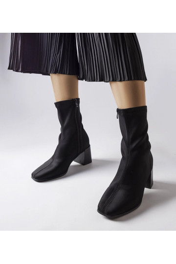 Čierne saténové členkové...