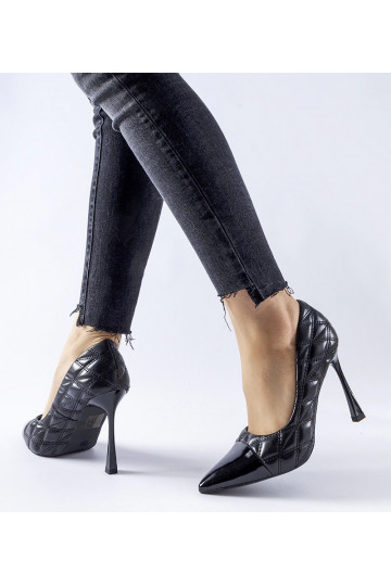 Čierne prešívané podpätky... 2