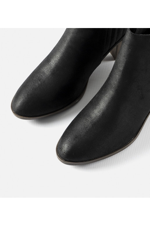 Čierne nazúvacie členkové čižmy Pyramid