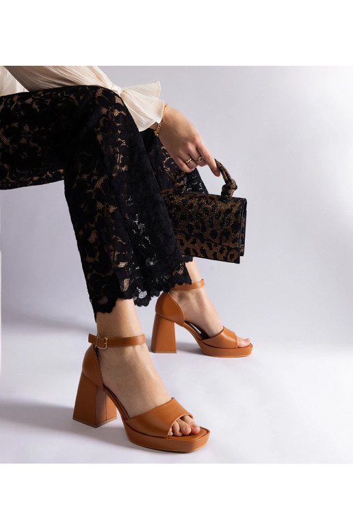 Hnedé sandále na hrubom podpätku Isolina