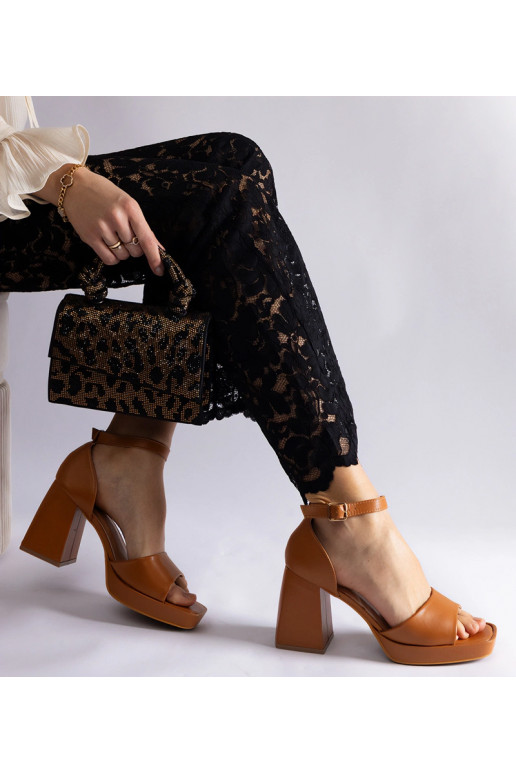 Hnedé sandále na hrubom podpätku Isolina