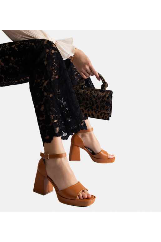 Hnedé sandále na hrubom podpätku Isolina