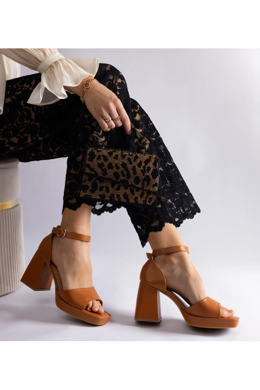 Hnedé sandále na hrubom podpätku Isolina