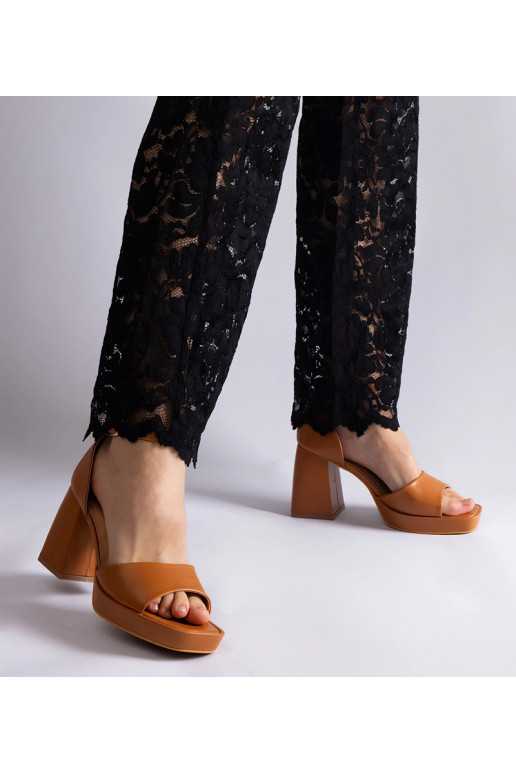 Hnedé sandále na hrubom podpätku Isolina