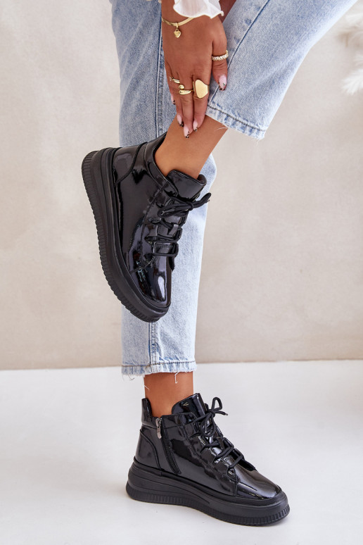 Športové topánky s lakovaným efektom...