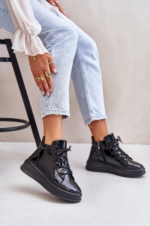 Športové topánky s lakovaným efektom...