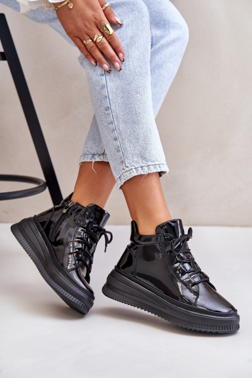 Športové topánky s lakovaným efektom...