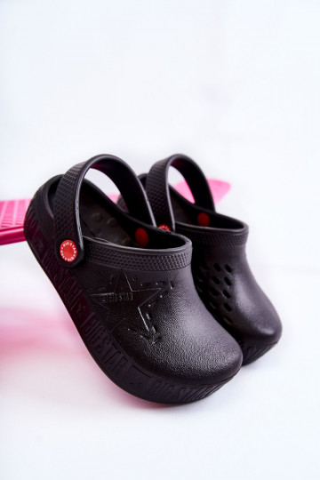 Detské ľahké šľapky Crocs Big Star II375001 v čiernej farbe