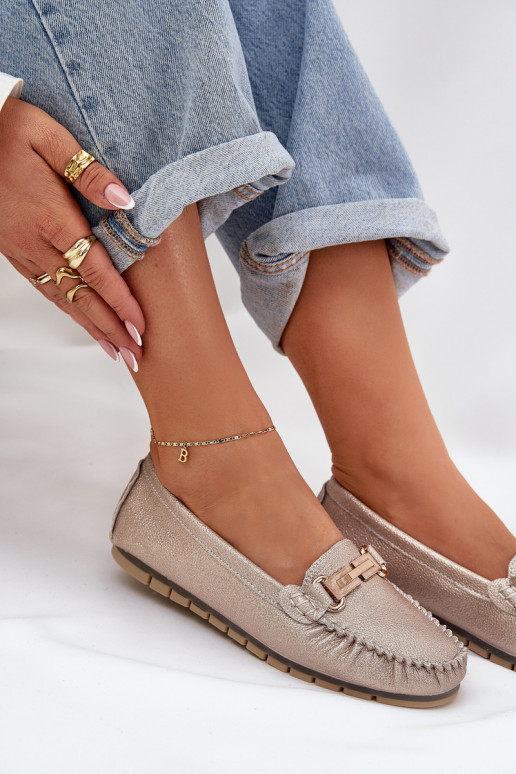 s leskom rovná sa Mokasíny Vyrobené z prírodnej kože D&A LR51-546 zlatej farby s leskom rovná sa Mokasíny Vyrobené z prírodnej kože D&A LR51-546 zlatej farby