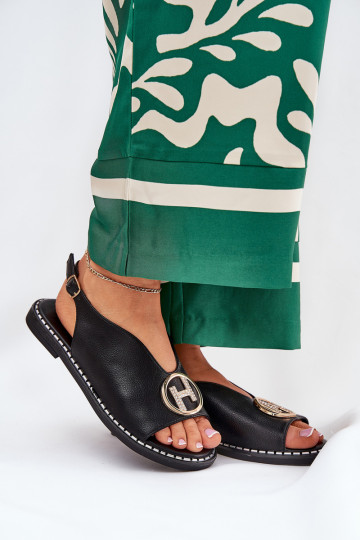 rovná sa Elegantný štýl sandále s ozdobami čierna Iseliria 2