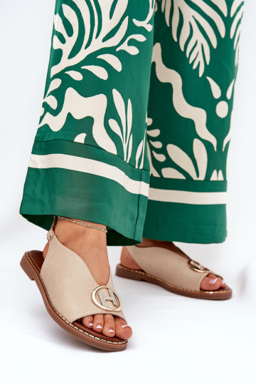 rovná sa Elegantný štýl sandále s ozdobami béžová Iseliria